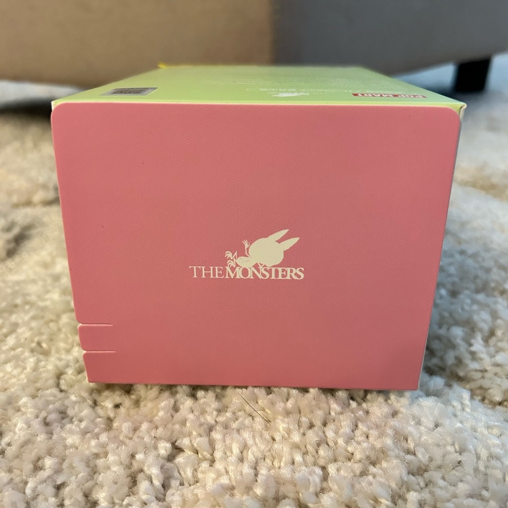 NIB “Sea Salt Coconut” Exciting Macaron Labubu - Picture 5 of 8
